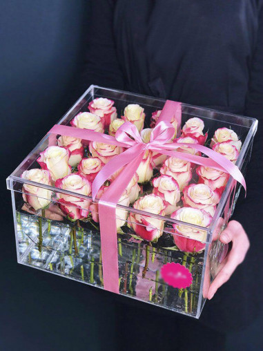 Crystal Box 25 роз "Sweetness"