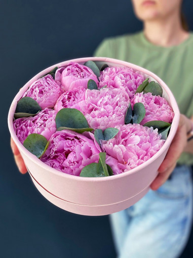 Коробочка с пионами Зефир
