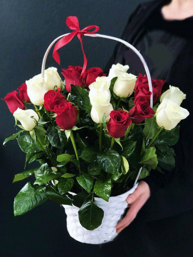 Корзина Красное и белое